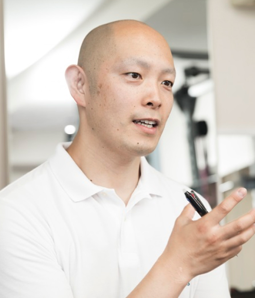 マネージャー 佐藤 康介